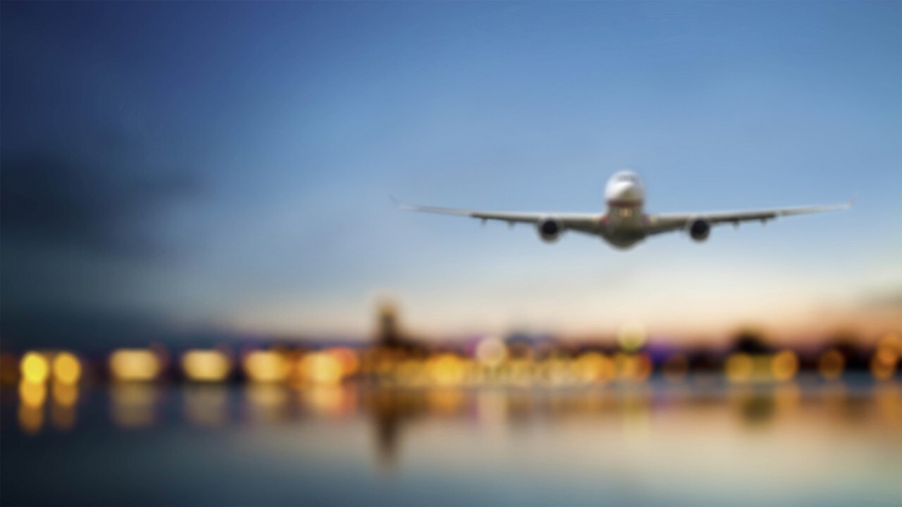 Avión en el cielo